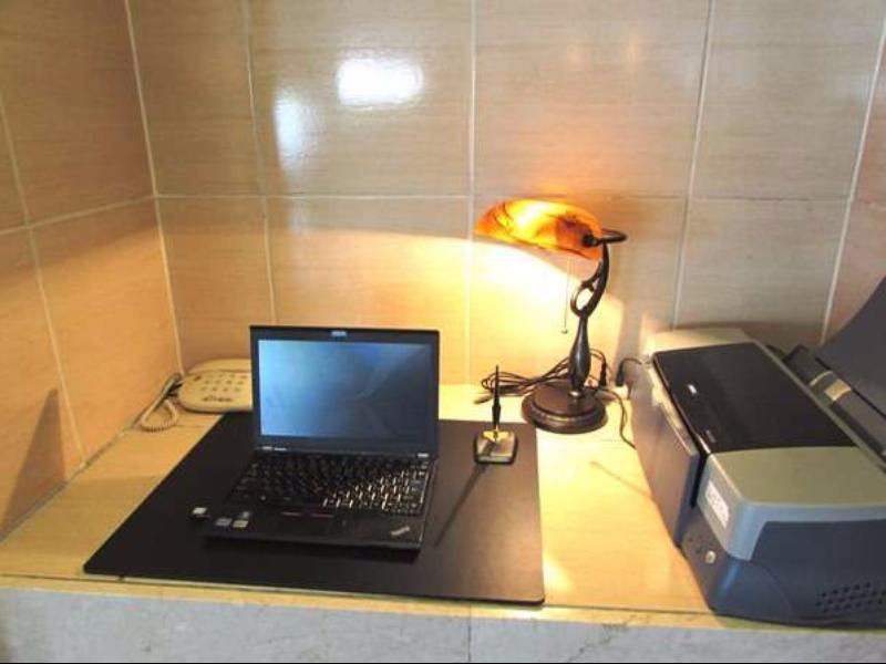 Court Hotel Mito Bagian luar foto
